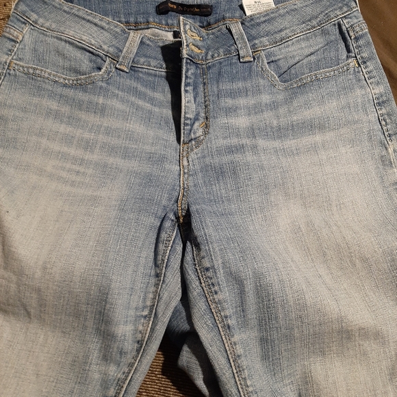 Ladies levis 10 M slender boot cut 526 jeans - Picture 2 of 2